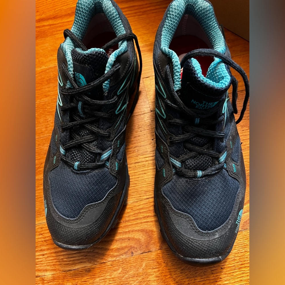 The North Face Women’s Hedgehog fastpack gtx Hiking LT Shoes - Picture 2 of 16